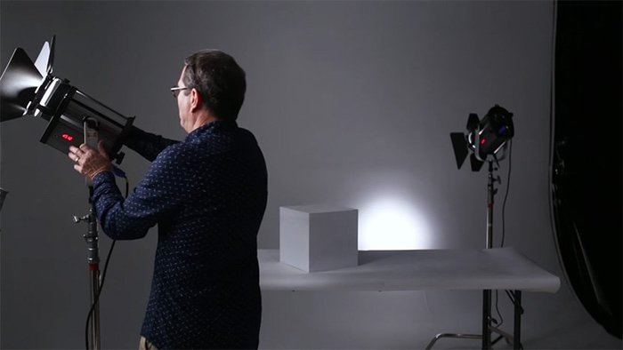 立方體(tǐ)的光線(xiàn)運用(yòng) 從基礎角度講解布光基本概念