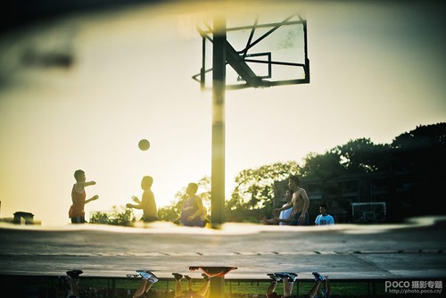 如何在街(jiē)頭攝影中(zhōng)找到與衆不同的視角